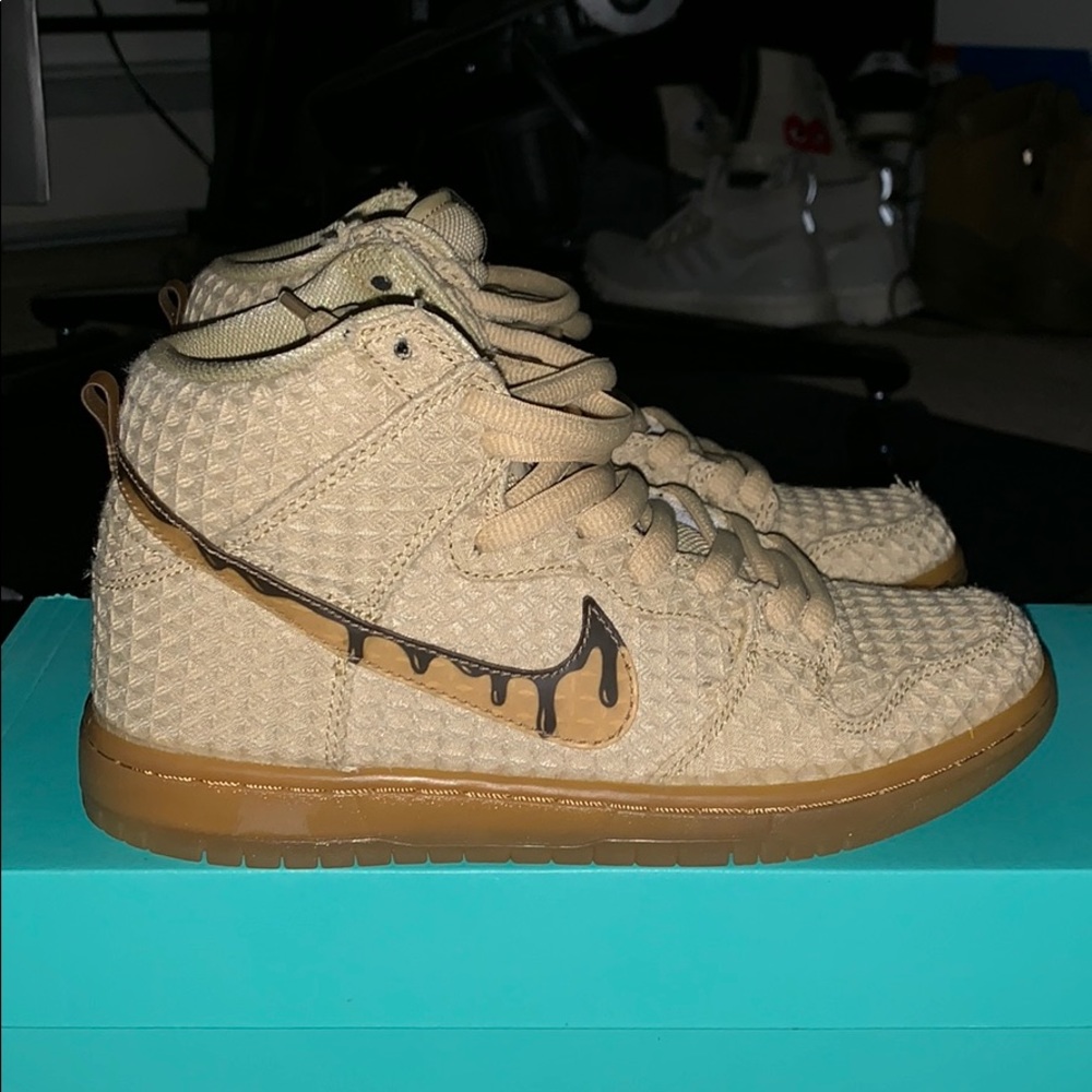 Nike SB Dunk High (chicken & waffle)